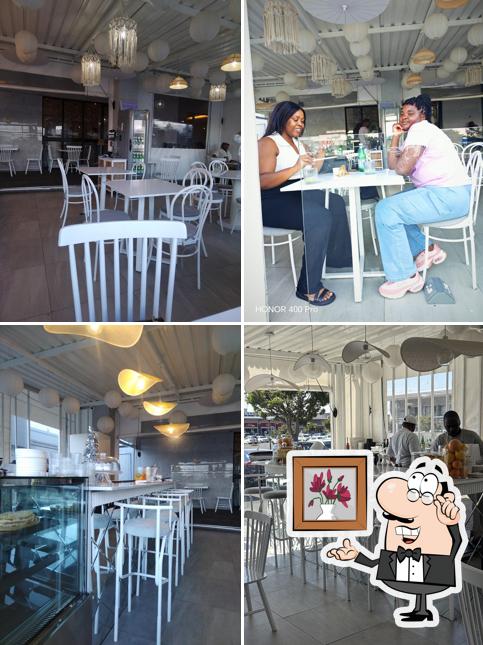 Bottomless cafe