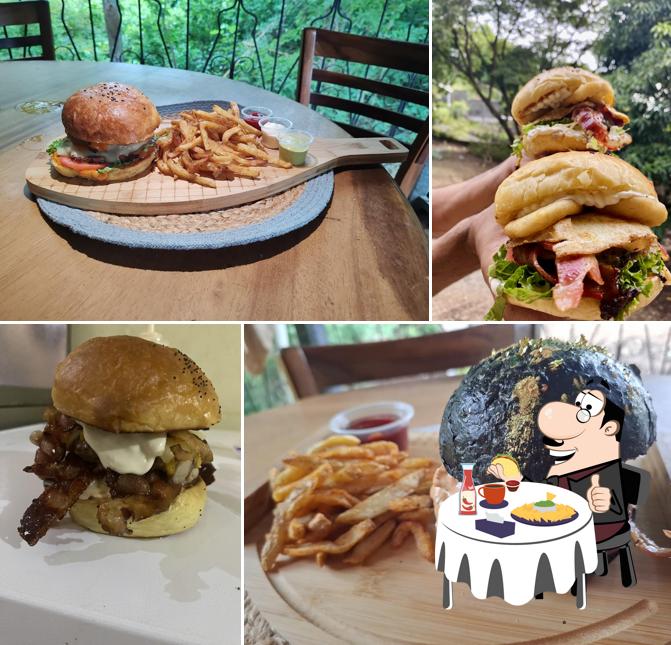 GOURMET STREET FOOD BY OSCAR BRENES