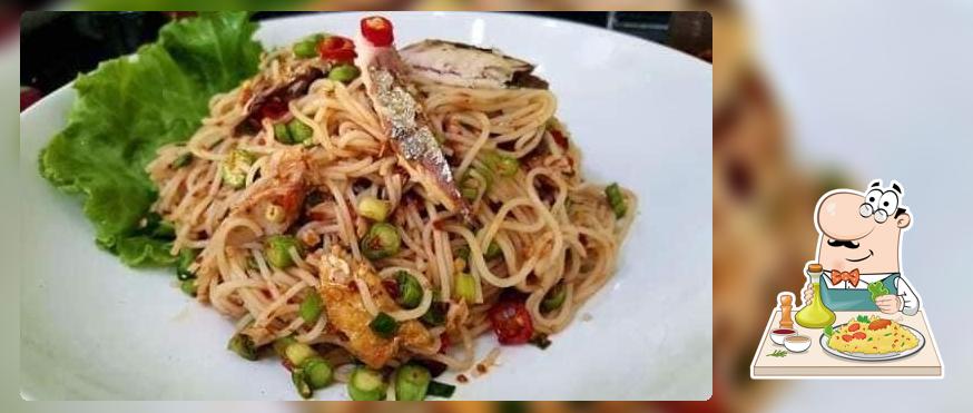 ร้านแซ่บกลางซอย