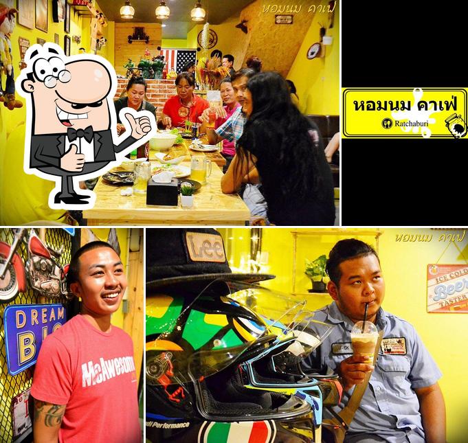Homnom cafe