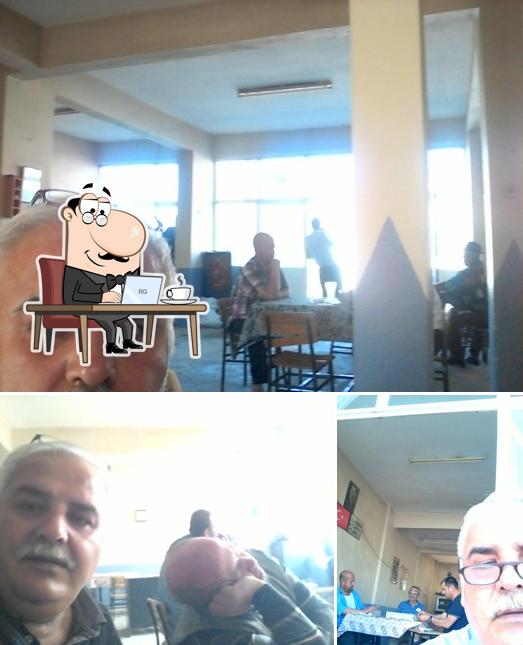 Ömer'in Kıraathanesi