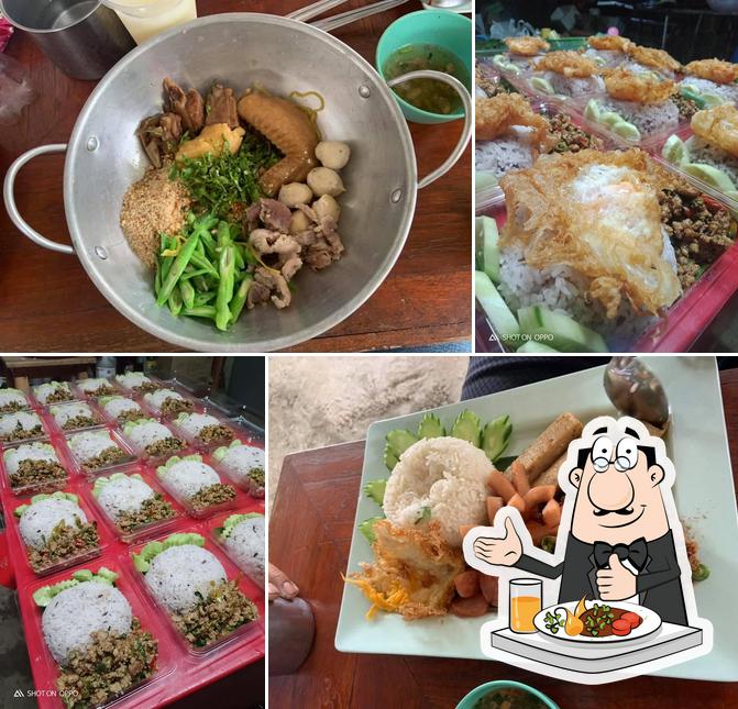 ก๋วยเตี๋ยวบ้านตุ๊ด
