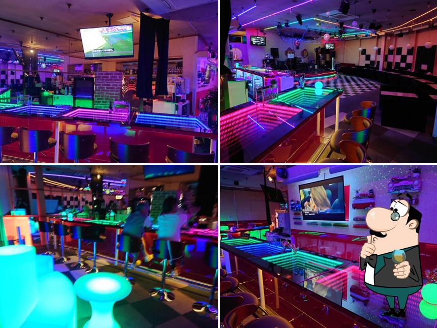 Amusement Bar 01