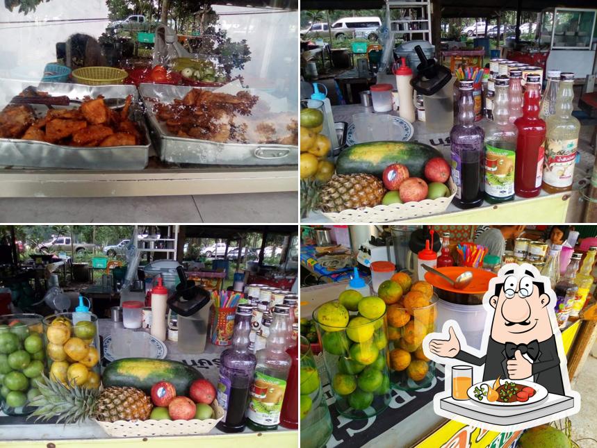 ร้านส้มตำ ป้านาหน้าค่ายทานมุก