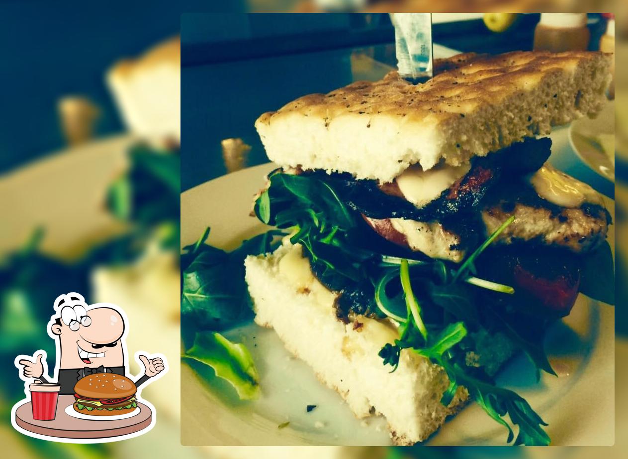 Earth'N'Surf Deli/Cafe