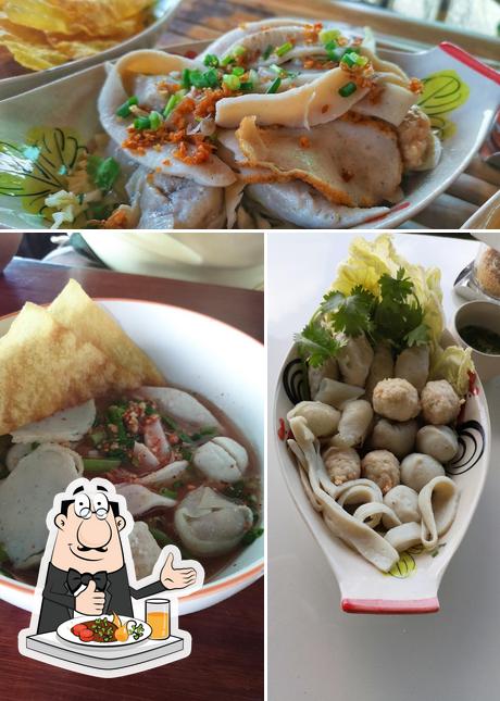 ก๋วยเตี๋ยวลูกชิ้นปลาอากู๋ - ละแม