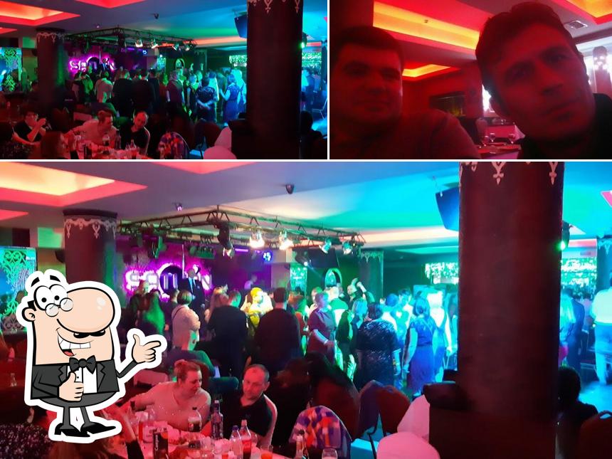 Взгляните на фотографию ресторана "Сатурн Кафе"