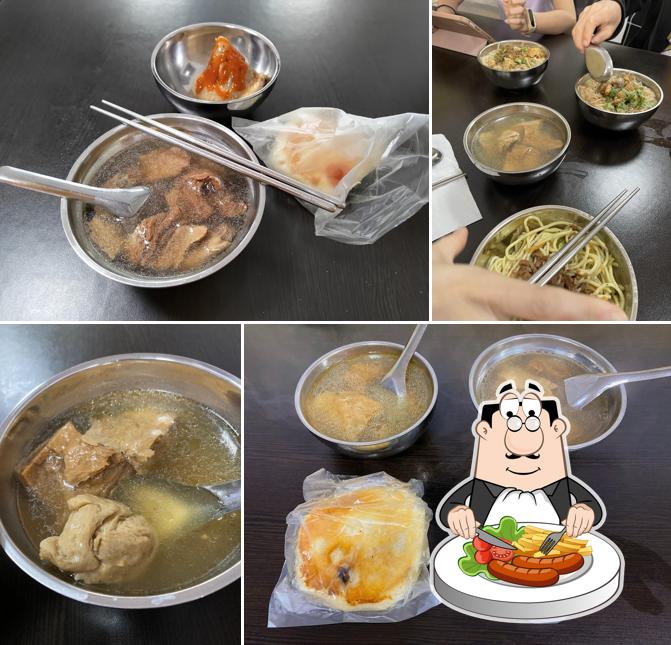 張素食早點｜30年老店｜當歸湯｜炒麵｜麵線糊｜粽子｜水煎包｜