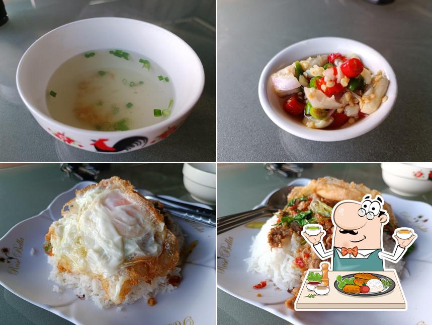 อาหารตามสั่ง หอยทอด ผัดไทย