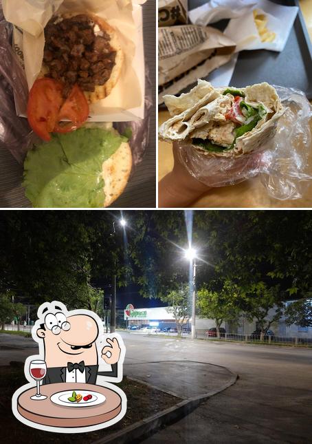 Еда и внешнее оформление - все это можно увидеть на этом изображении из Супертяж. Шаурма и кофе