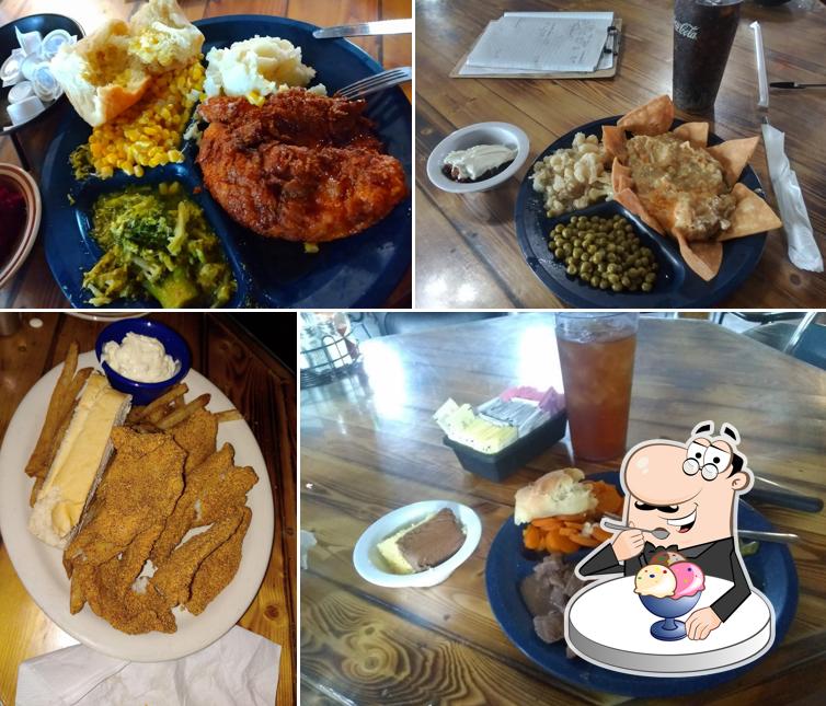 MA's CrossRoads Grill
