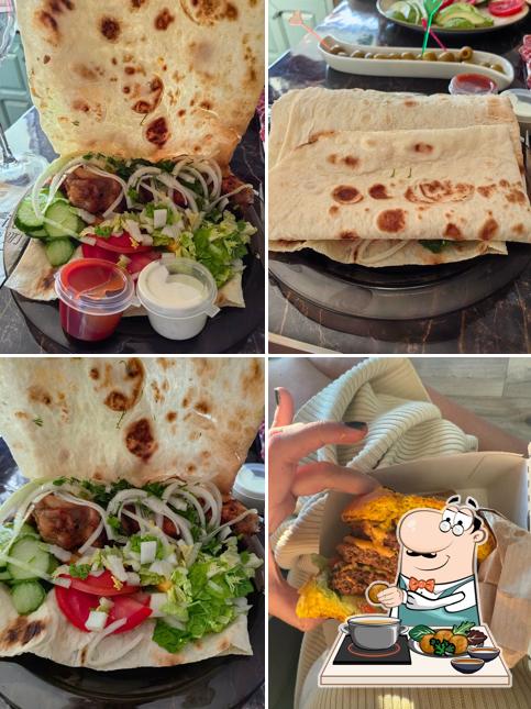 Шашлык на районе