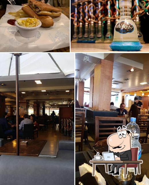 Majesty in Cafe