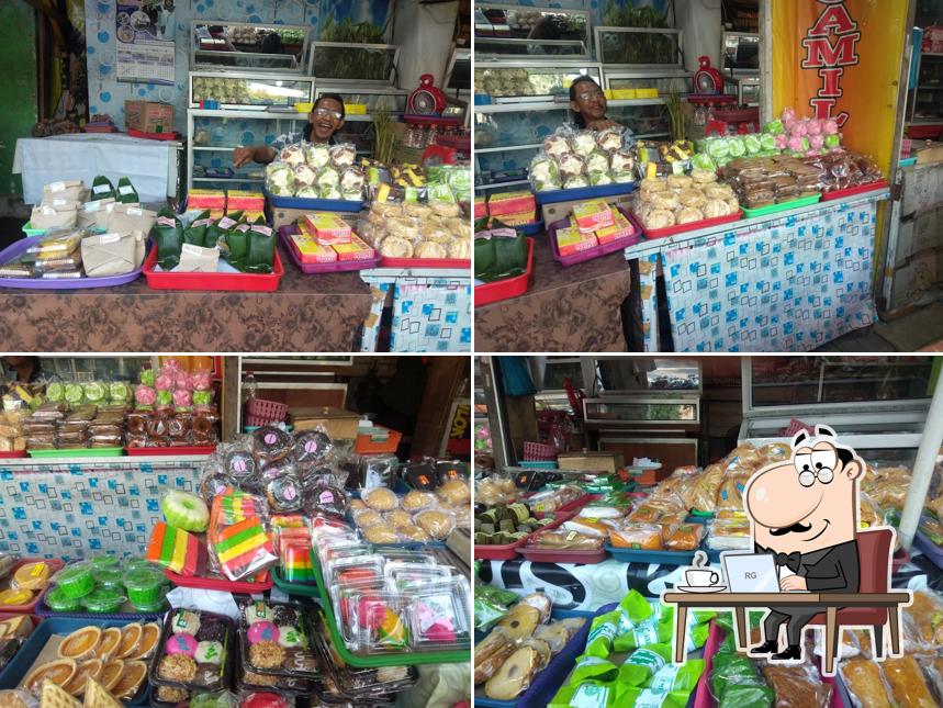 Toko kue tradisional laban