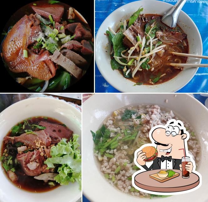 ร้านก๋วยเตี๋ยวเป็ดริมคลอง