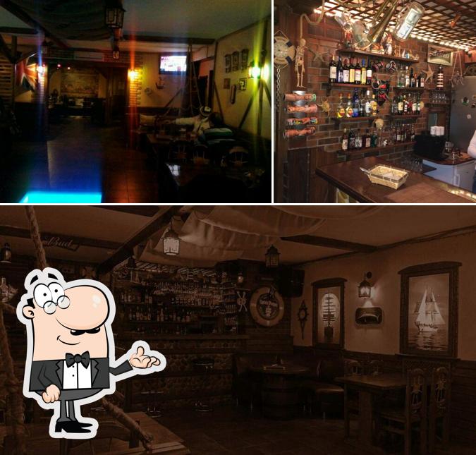 Посмотрите на внутренний интерьер "Пинты"