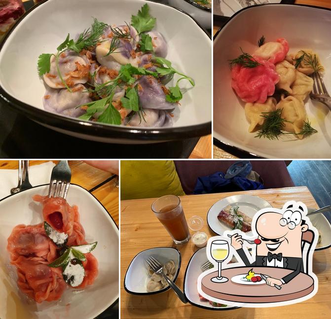 Еда в "Тоне и ее пельмени"