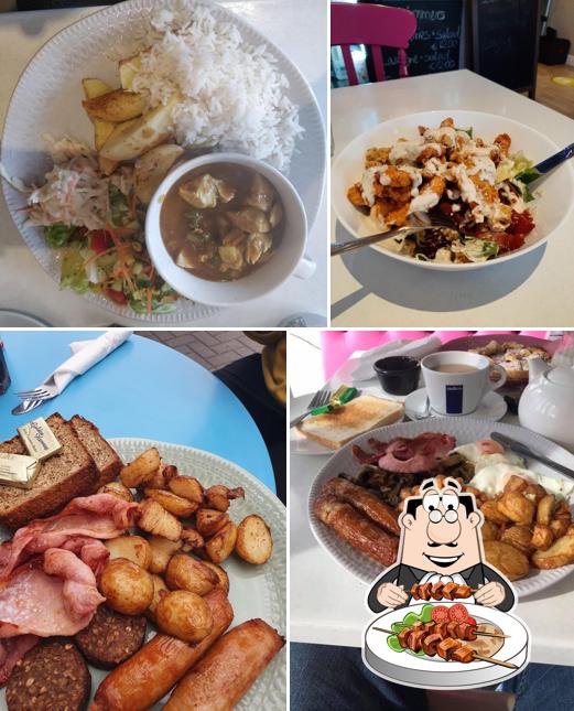 Dora-Mays Cafe