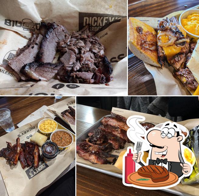 SmokinT's BBQ & Bar