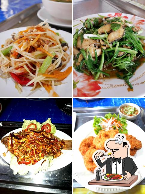 ร้านอาหาร จันทร์ยิ้ม