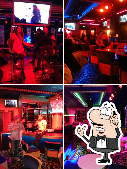 Karaoke Bar 2318