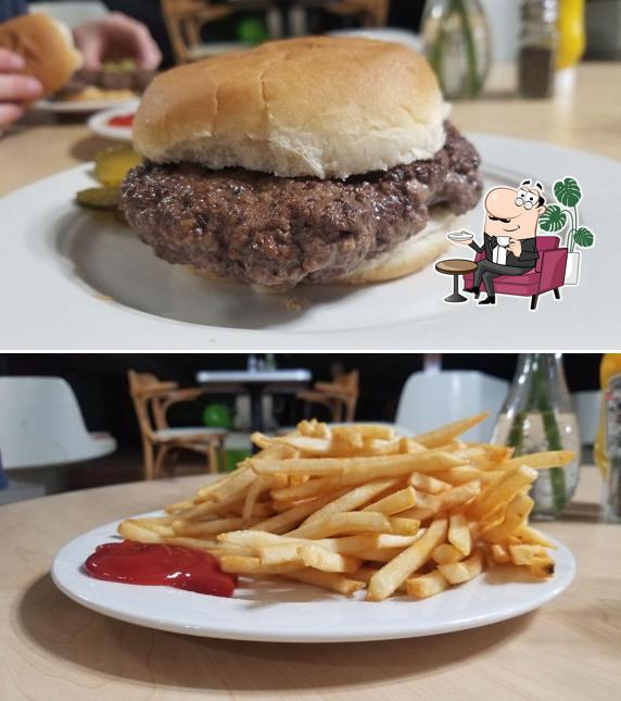 Countyline Lanes & Dining