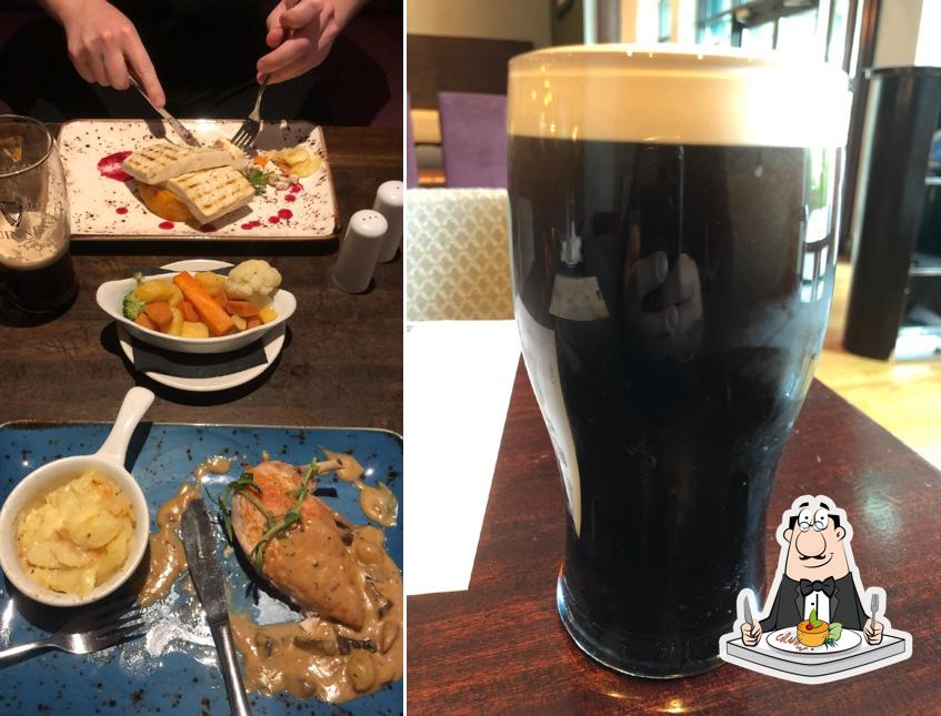 Oak Bar & Restaurant