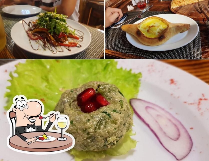 Блюда в "Хинкальном Доме"