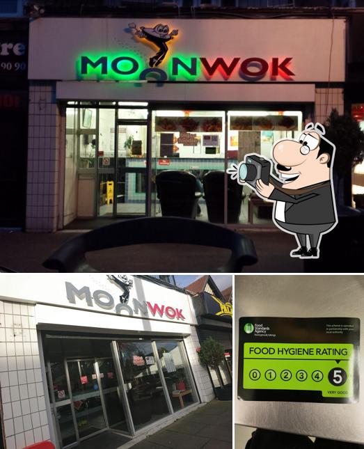 Moon Wok Chinese Takeaway