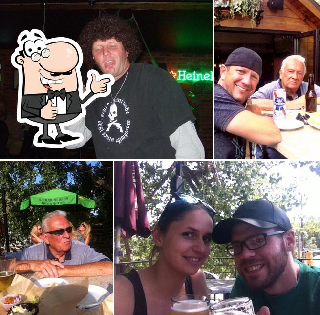 Vinnys Bar