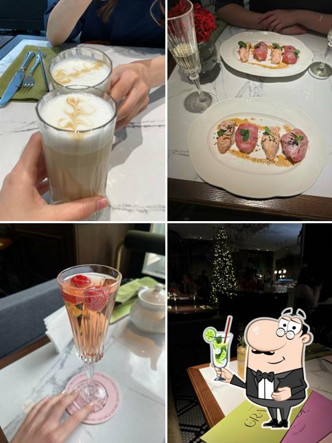 Grande Friends Forever