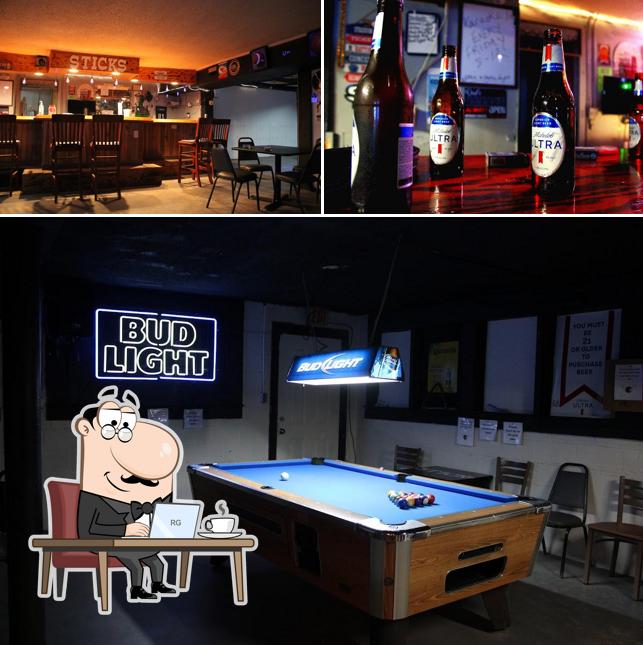 Stick's Bar and Grill