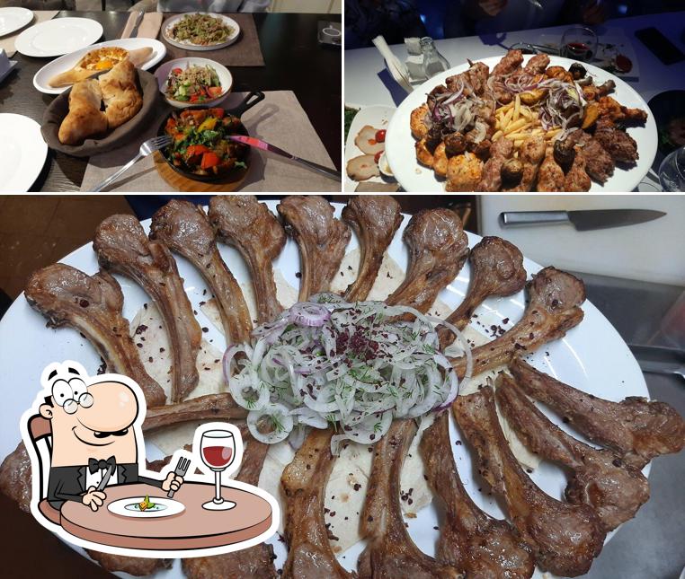 Блюда в "Гранде Фэмили"