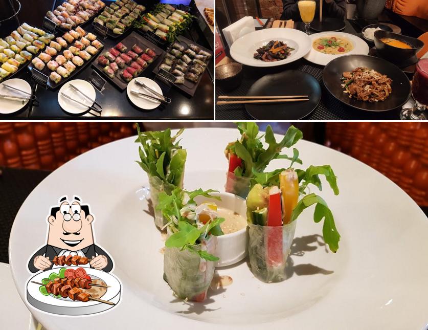 Еда в "Black Thai"