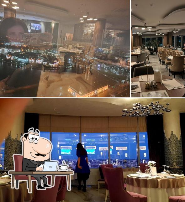 Посмотрите на внутренний интерьер "The View"