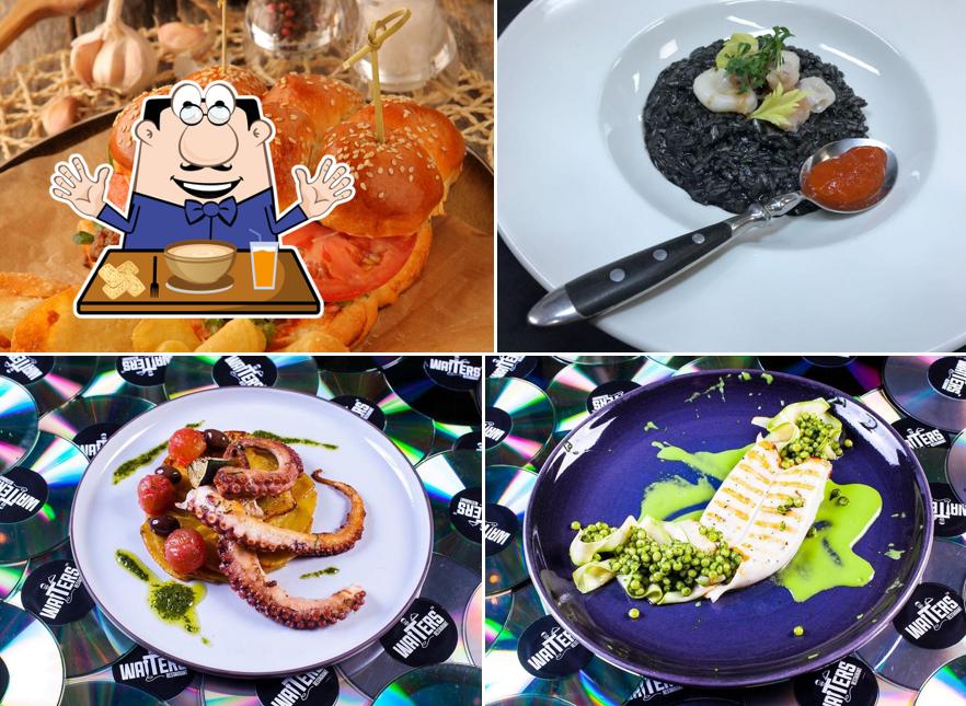 Еда в "Зэ Вэйтерс"