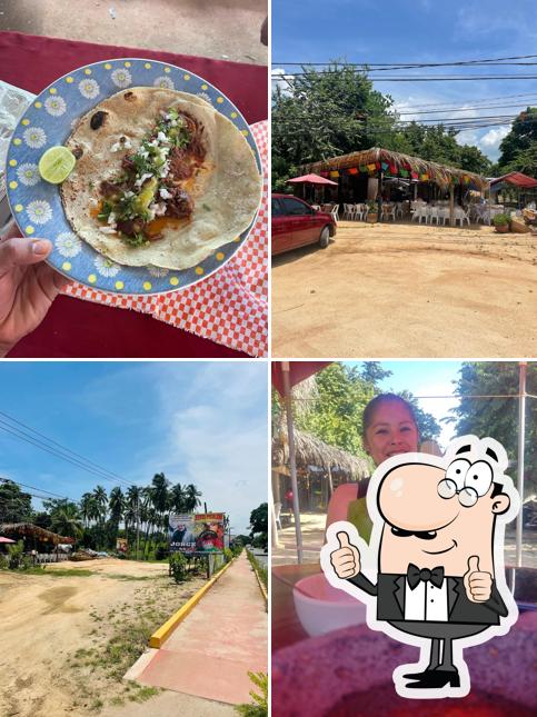 Leños y carbón al comal