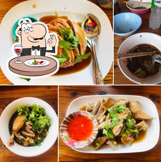 ติ๋มก๋วยเตี๋ยวเป็ด ตลาดบ้านแพน