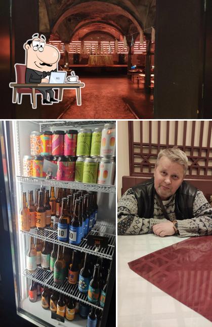 Посмотрите на внутренний интерьер "Af Brew Taproom"