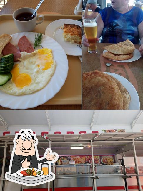 Еда в "Кафе "Катамаран""