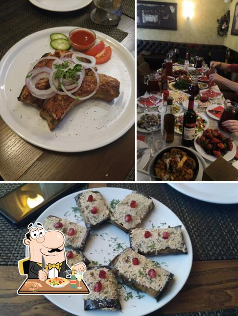 Еда в "Кафе "Руно""