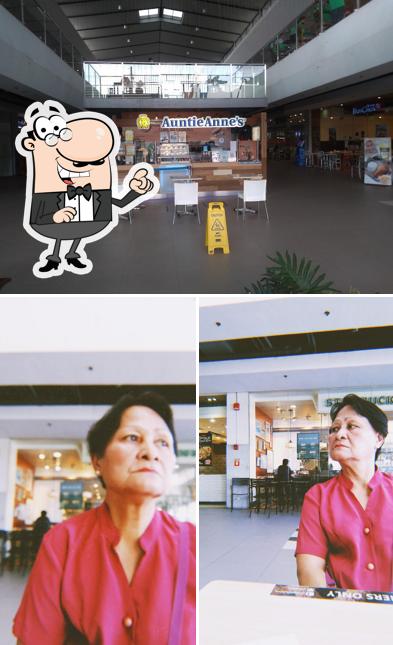 Auntie Anne's