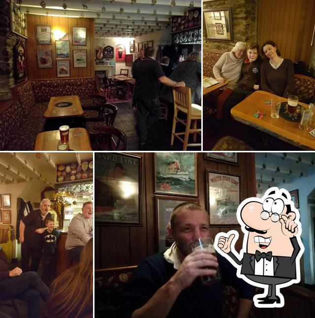 Three Horseshoe Inn