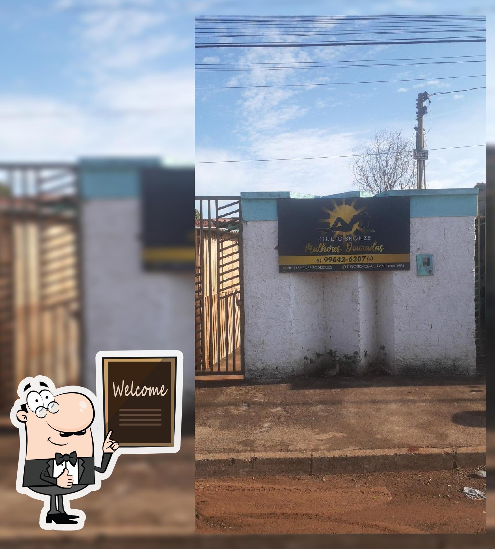 Estudio Bronse mulheres Douradas