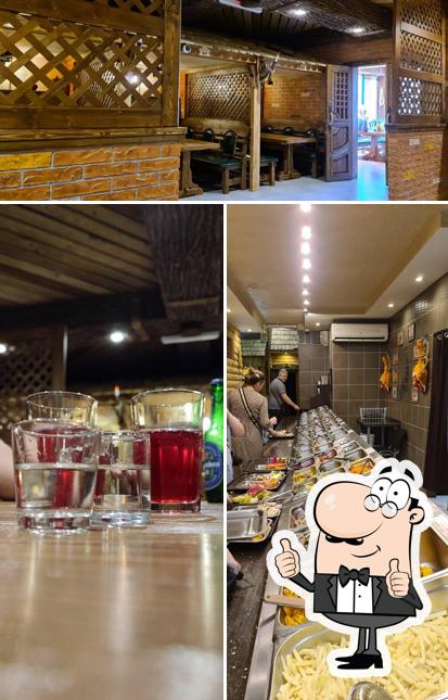 Взгляните на фотографию кафе "Мясо на углях"