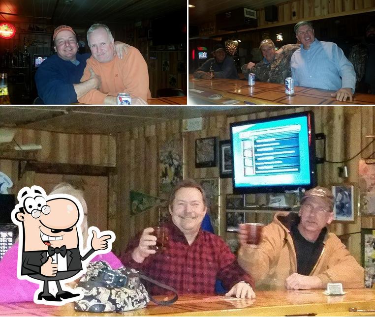 Lou & Vicki's Horseshoe Bar