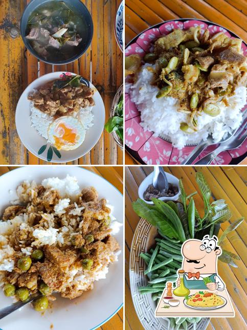 ข้าวแกง ไข่เจียว ก๋วยเตี๋ยว ขนมจีน