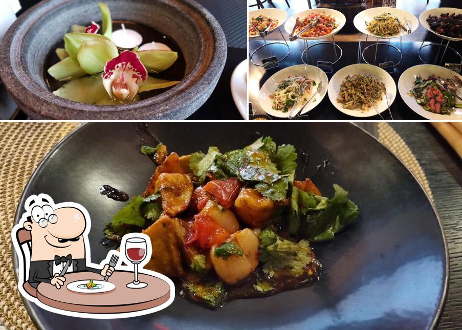 Еда в "Black Thai"