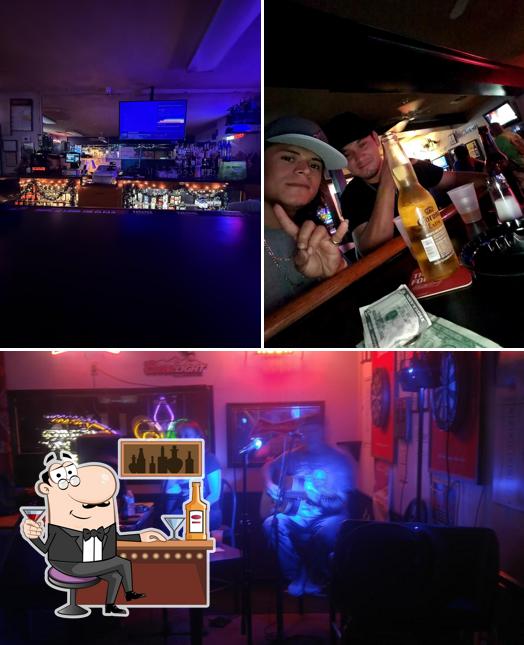 Dolly's Bar