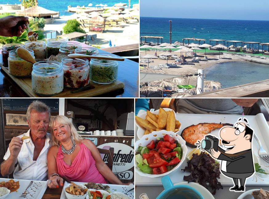 Fly Inn: Beach, Bar, Restaurant & Café